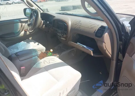 2002 Toyota Sequoia Sr5 V8 z USA, uszkodzony, nr VIN 5TDBT44AX2S086072